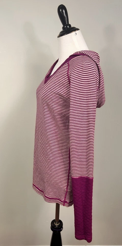 Suéter Dakini L Fucsia Blanco Rayas Lana Merino Capa Base Con Capucha Agujeros para los Pulgares Foto 2 de 4