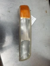 Passenger Corner/Park Light Below Headlamps Fits 00-06 SUBURBAN 1500 175720