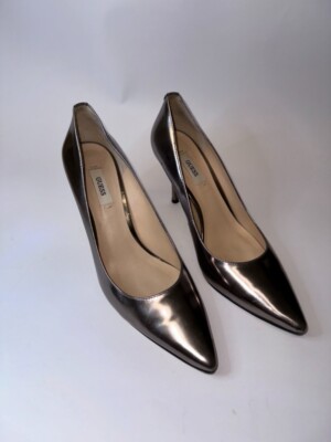 Guess High Heels Pumps aus silberfarbenem Leder, Größe 36,5