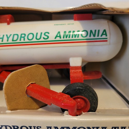 Vintage 1988 ERTL Anhydrous Ammonia Tank #1687 Die Cast - Picture 8 of 8