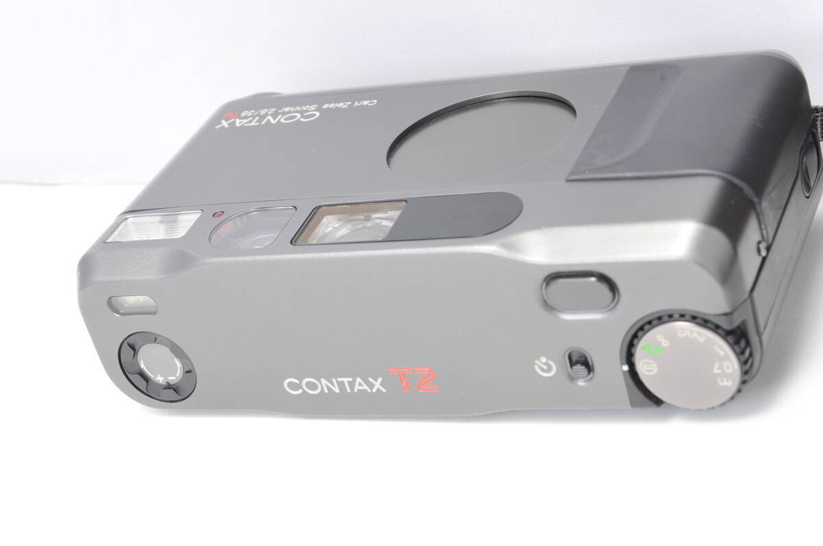 Contax T2 Carl Zeiss Sonnar 38mm F2.8 Point & Shoot Titan Contax T2 Carl Zeiss Sonnar 38mm F2.8 Point & Shoot Titan