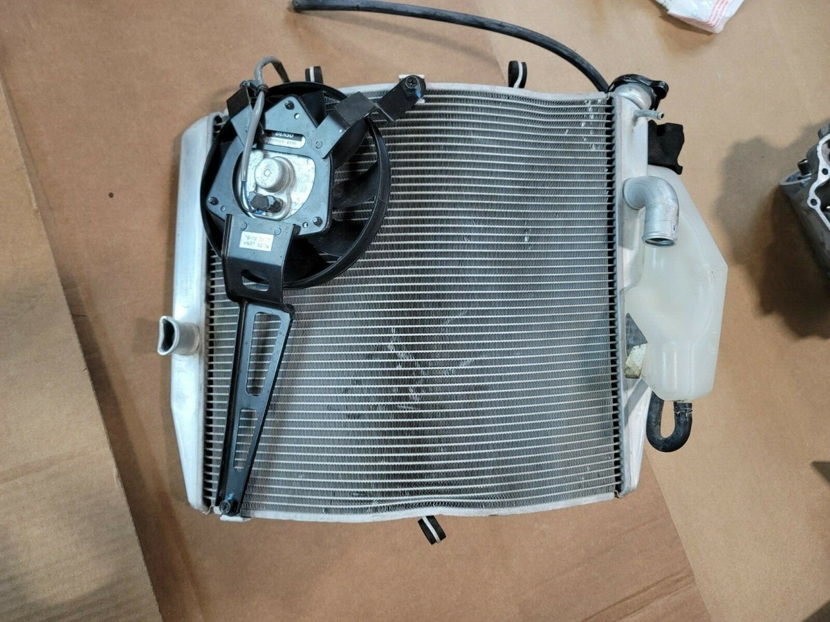 OEM 16-19 KAWASAKI Ninja ZX10 ZX10R RADIATOR COOLING ENGINE | eBay