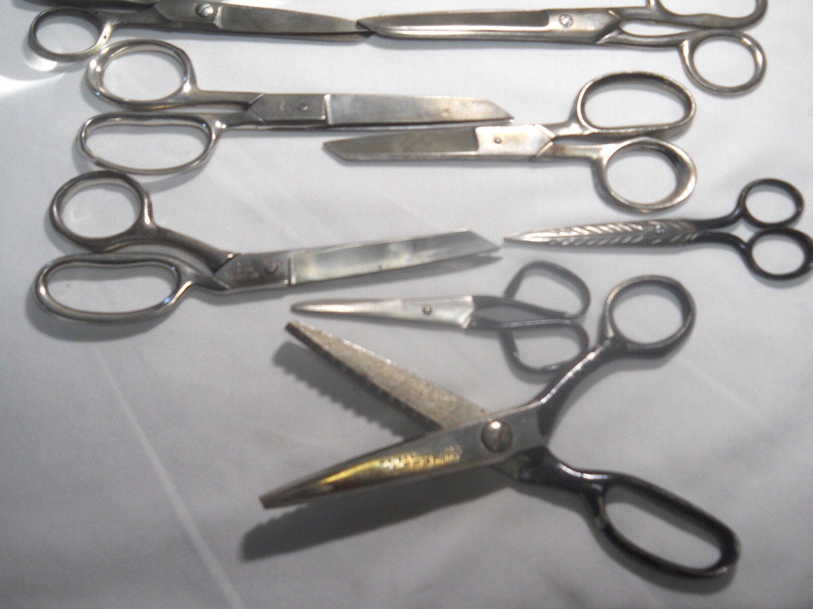 12 VINTAGE SCISSORS & PINKING SHEARS KLEENCUT LIFEDGE BETAKUT ITALY JOY