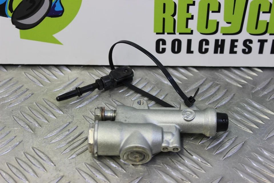 Aprilia Tuono V4 1000 Rear Master Cylinder Brembo APRC V4R 2011 to 2013 B081 - Image 2 of 4