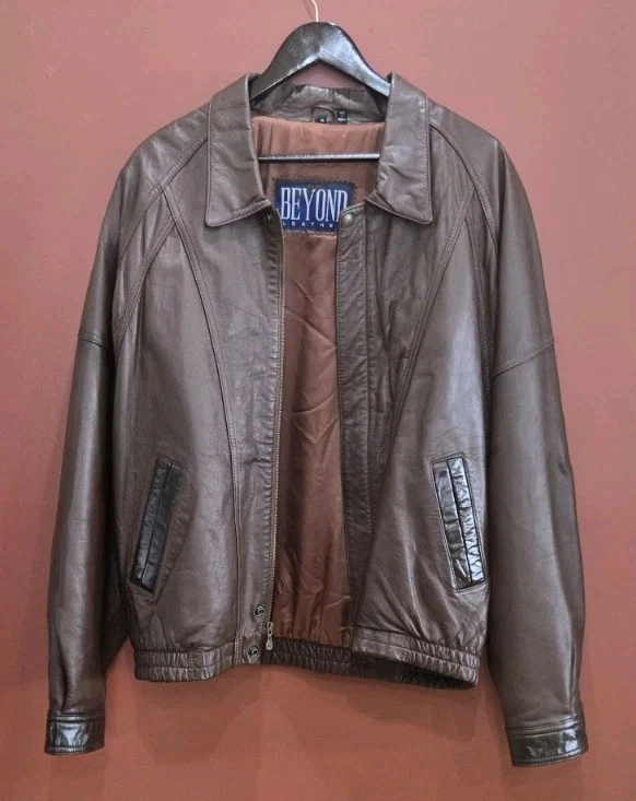Chaqueta bomber de cuero de Beyond Leather Foto 2 de 4