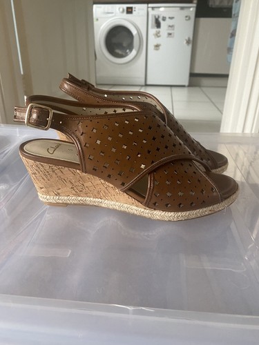 clarks wedge sandals size 5