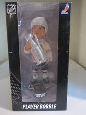 Jonathan Toews Cards, Rookie Cards Checklist, Autographed Memorabilia Guide 24