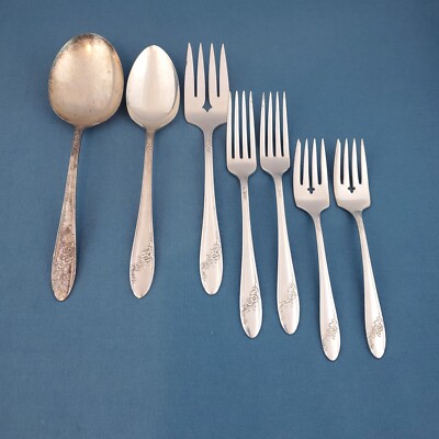 Damaged* Oneida Queen Bess II Silverplate (7) PCS Casserole, Dinner & Salad Fork