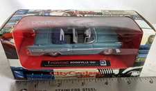 MIB NRFB CITY CRUISERS DIECAST  1:43 1957 PONTIAC BONNEVILLE BLUE CONVERTIBLE