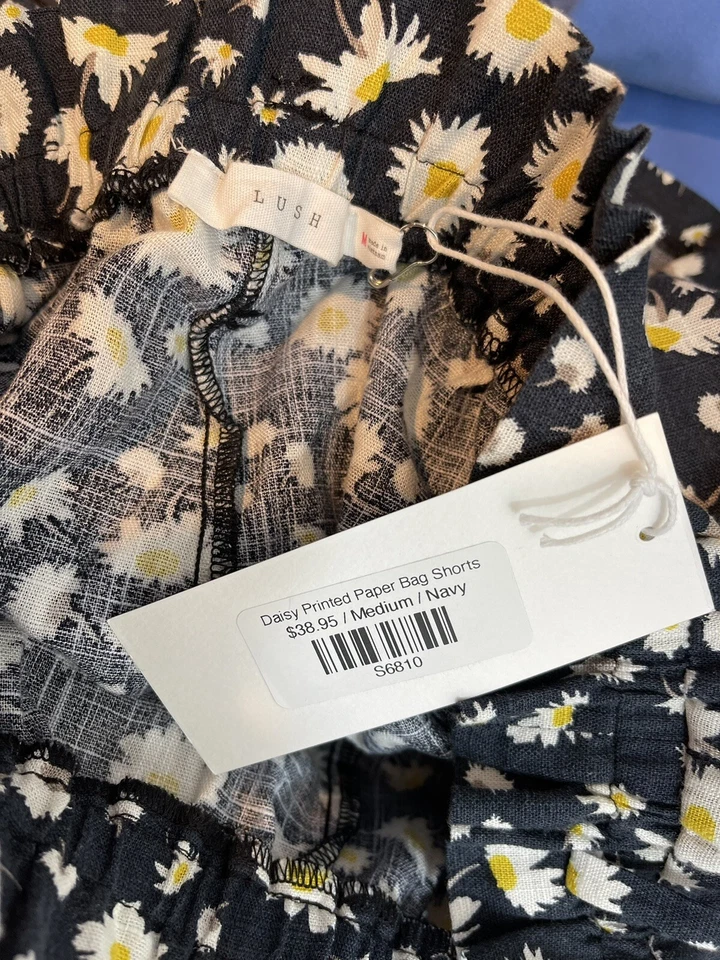 Pantalones cortos bolsa de papel estampada margarita talla M exuberantes para mujer Foto 4 de 4