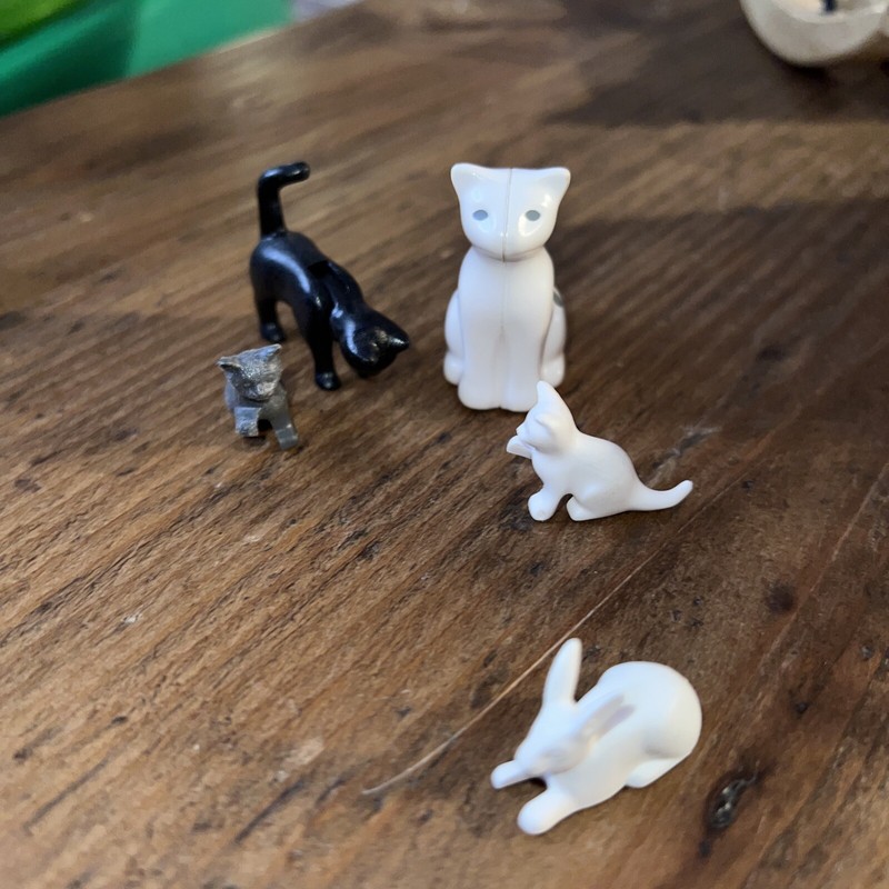 Playmobil Black Mama Cat with Kitten Set of 4 Miniatures Dollhouse Fairy Garden
