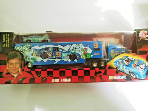 1999 Racing Champions 1:64 Nascar Signature Series Cartoon Network Transporter/
