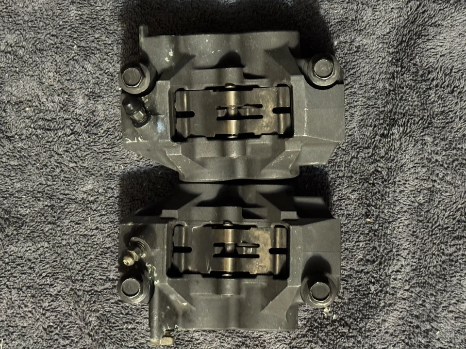 Conjunto de pinças de freio dianteiro esquerdo direito Yamaha Yzf R1 2004 par de pinças - Imagem 4 de 4