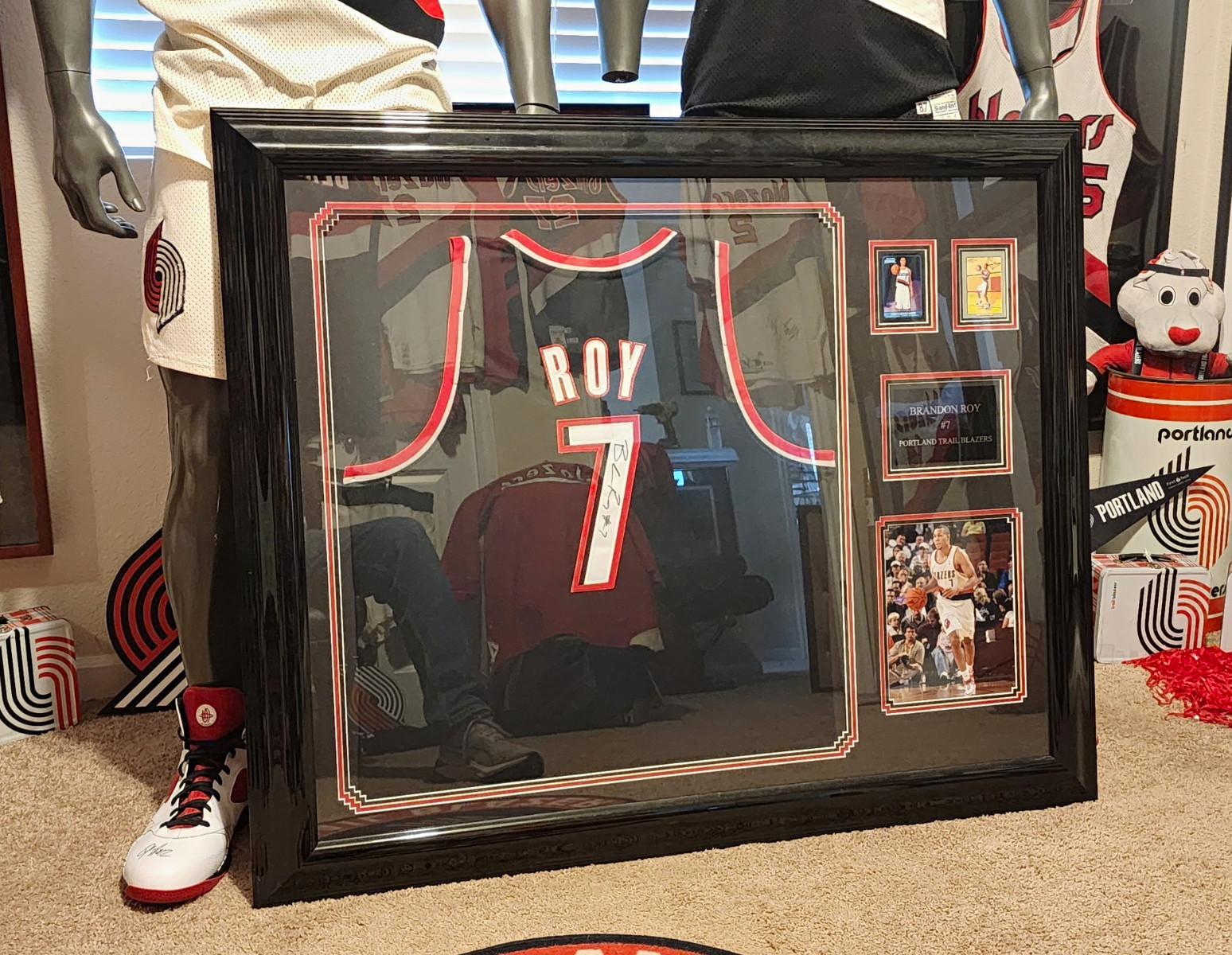 Brandon Roy Portland Trail Blazers #7 Signed Jersey Framed Shadow Box Display
