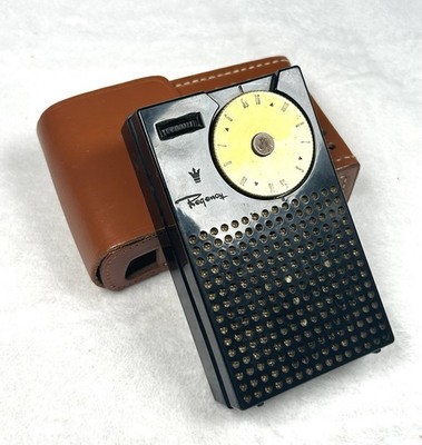 VINTAGE REGENCY TR-1 Transistor Radio - Black - USA FIRST TRANSISTOR NOT TESTED
