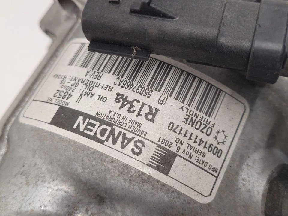 2002-2005 JEEP LIBERTY 3.7L AC Compressor 55037466AC  - Imagem 3 de 4