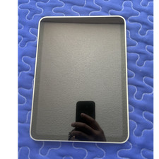 Apple iPad 11in 256GB Wi-Fi  5G Silver Tablet with Apple Pencil