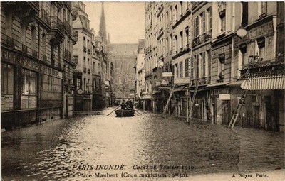 CPA PARIS La Place Maubert INONDATIONS 1910 (605392)
