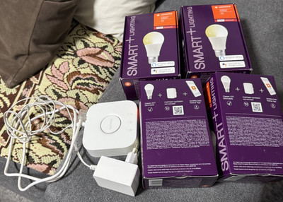 Philipps Hue Bridge & SMART + LIGHTING 4x Pack LEDVANCE   Classic E27 Dimmable 