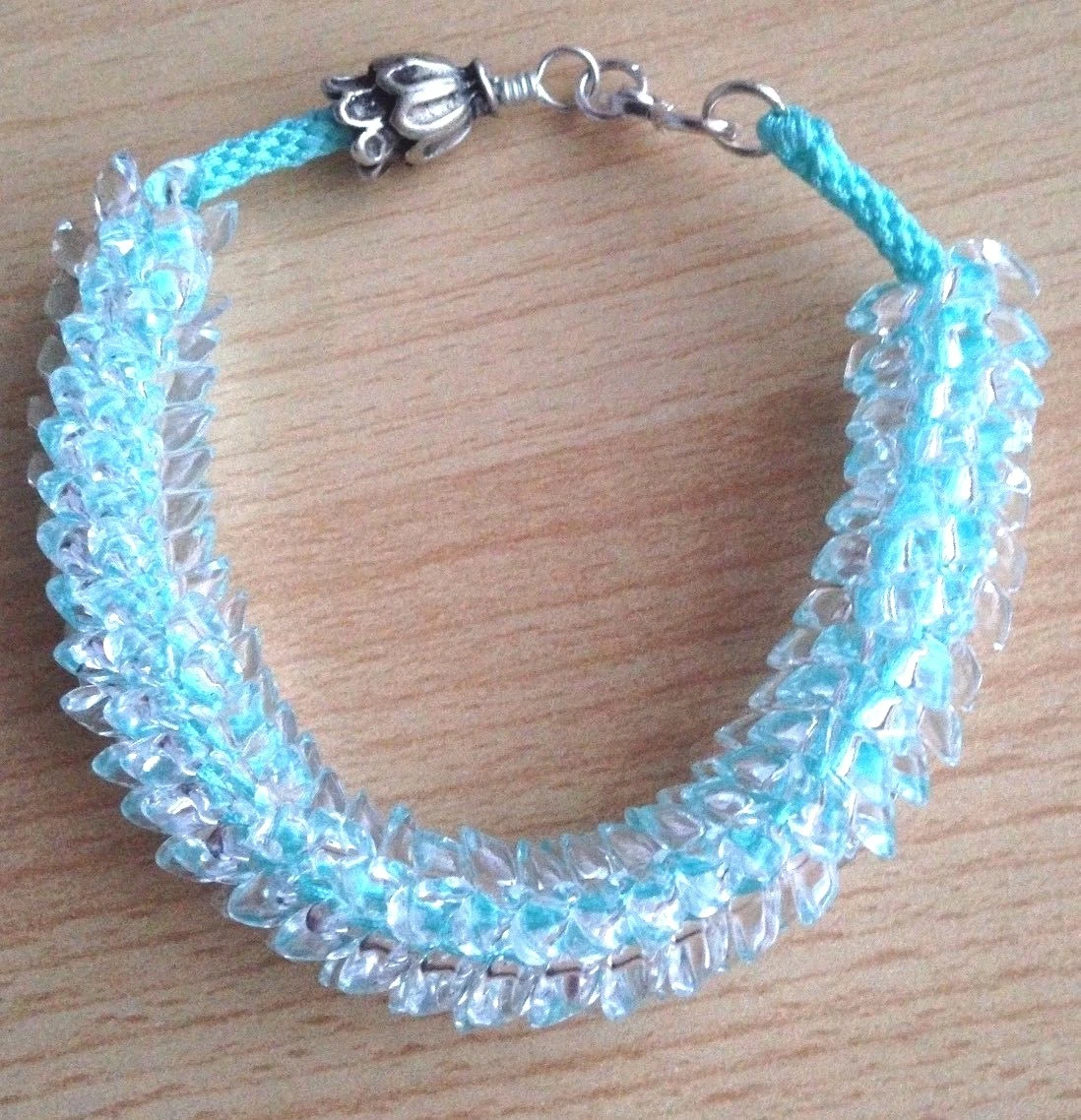 Magatama Vine Beaded Macrame Bracelet Tutorial