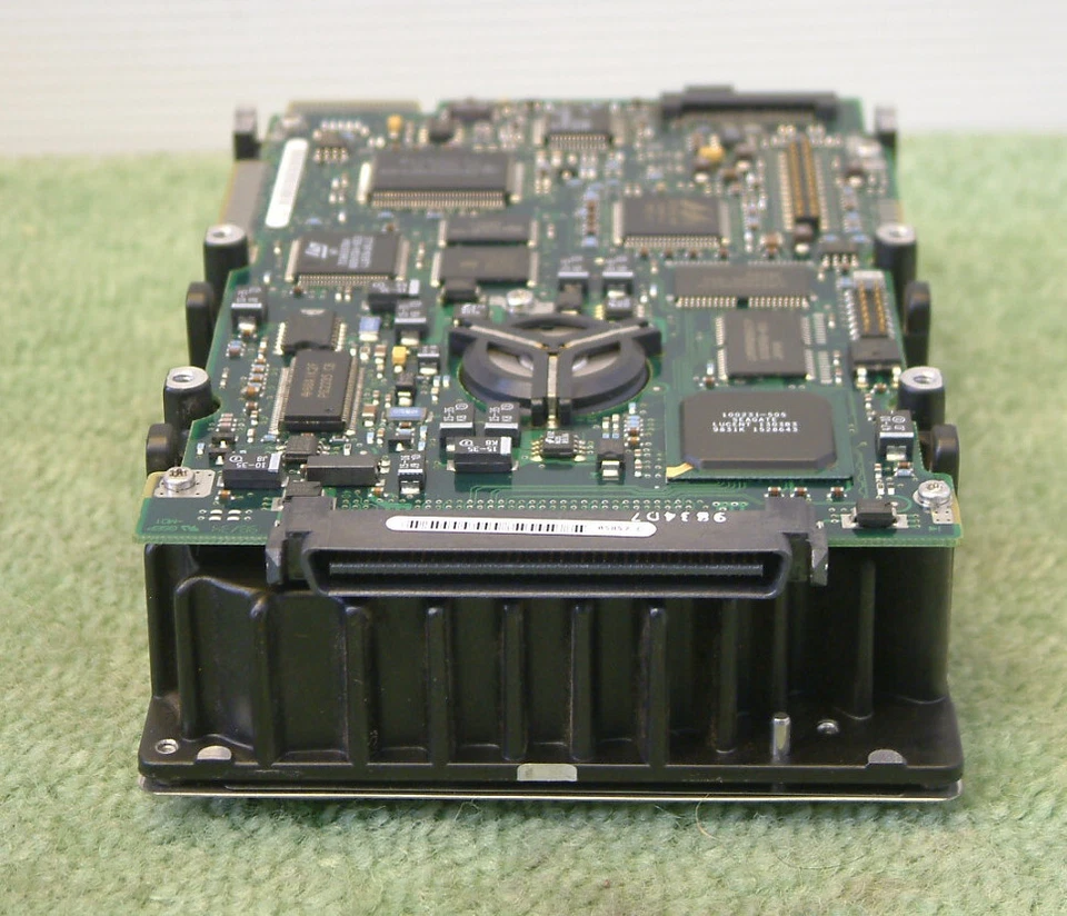 Vintage Seagate ST118202LC 18GB 10k RPM Ultra2 SCSI 80Pin 3.5inch Hard Drive HDD - Image 2 of 2