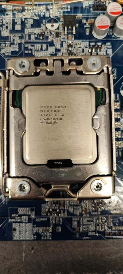 Processore Intel Quad-Core Xeon W3520 2,66 GHz 8 M cache CPU - Immagine 3 di 3