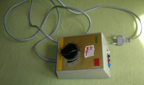 Trix 65508 Trafo Vario grau BASTLER (DC fest) AC ok, Gehäuse gebrochen (18)* | Condition: Gebraucht