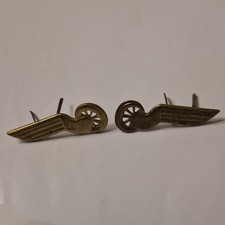 2x Reichsbahn(DR) Orden/Abzeichen Anstecknadel aus Metall, goldfarben, Flügelrad
