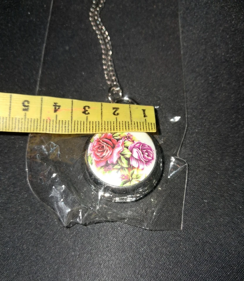 Taschenuhr mit Kette (Blumenmotiv) - Bild 4 von 4