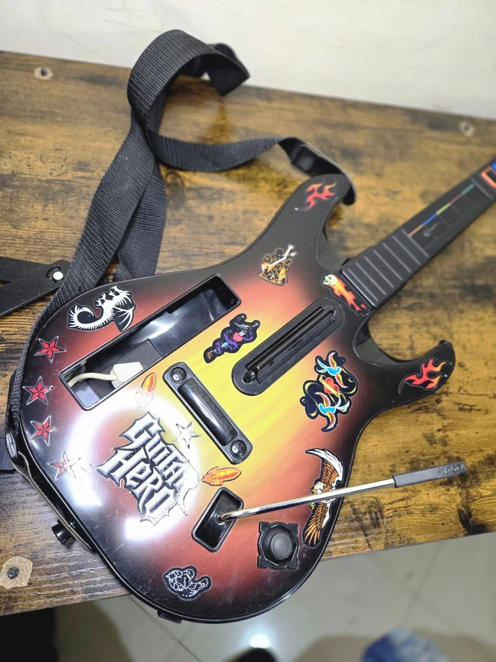 CHITARRA GUITAR HERO NINTENDO Wii controller Originale Wireless - Immagine 2 di 4