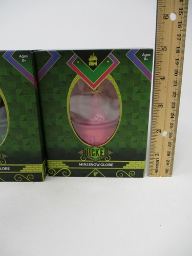 Böse musikalische Mini Schneekugel Set Elphaba Glinda Broadway Souvenir Sammlerstück - Bild 9 von 10