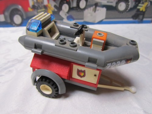 VINTAGE LEGO CITY 7239 FIRE TRUCK 2005 USED RETIRED - Picture 6 of 24