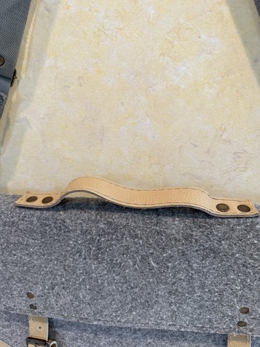 Laptoptasche aus grauem Filz mit beigem Leder von ETOI DESIGN - Bild 2 von 17