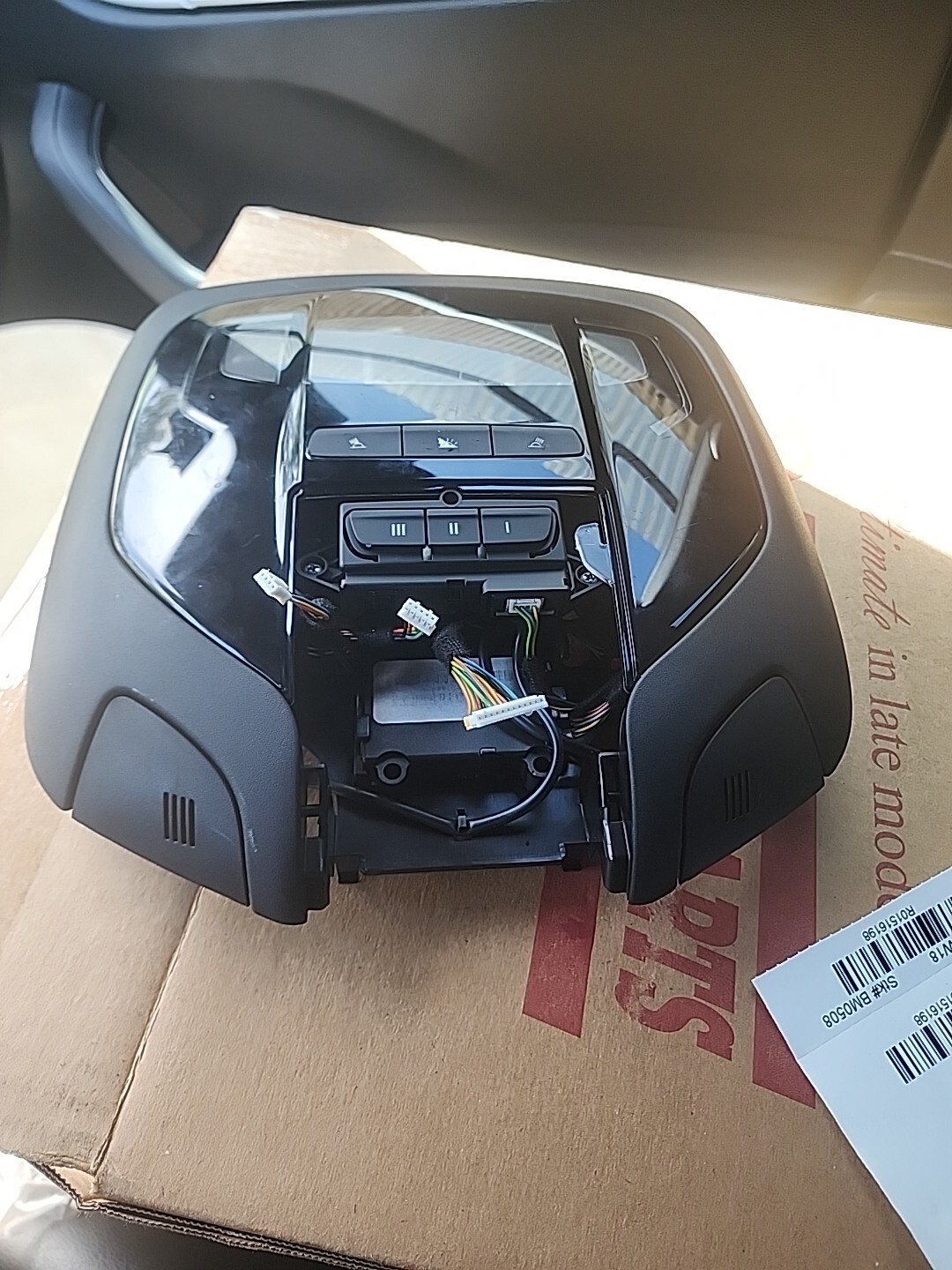 2017-2022 MASERATI LEVANTE OVERHEAD CONSOLE DOME LIGHT SWITCH BLACK 670090488