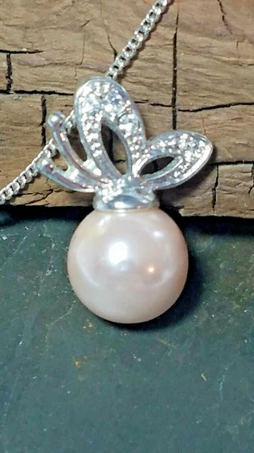 Vtg Stamped NRT Avon Silver Tone Pink Pearl Butterfly Pendant Necklace Rhineston