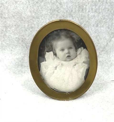 古董相框立式画架椭圆形 2.5 x 2 黄铜金属维多利亚时代 19 世纪 90 年代  — 第 2/4 张图片