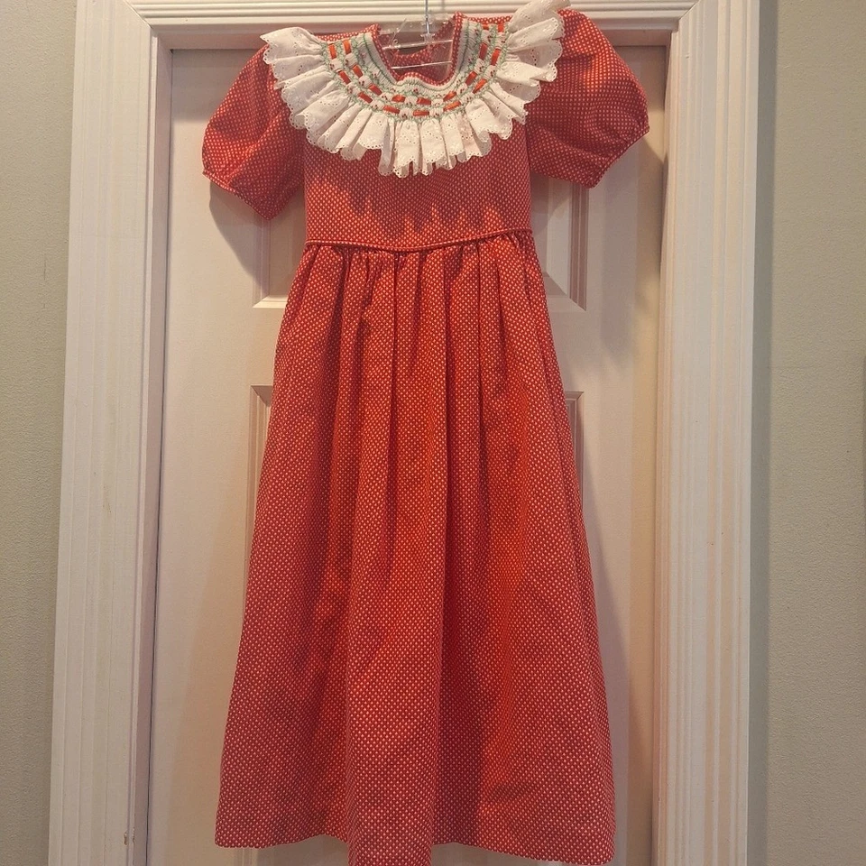 Vestido Hecho a Mano Ojales Calados Navidad Vacaciones Rojo Blanco Volantes Niñas Talla 8-10 Foto 2 de 4