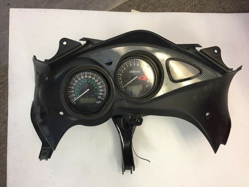 1999-2002 Suzuki SV 650's Speedometer Gauge Cluster and Plastic Dashboard. - Foto 1 di 8