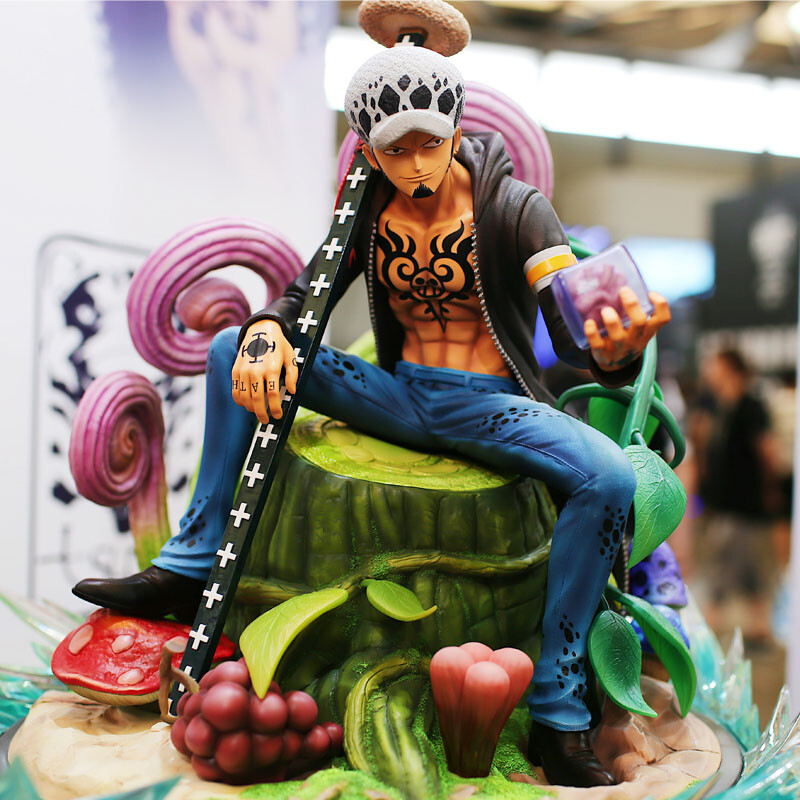 TRAFLGAR D. LAW 限定版 フィギュア Amazon.co.jp: S.H. Figuarts ONE PIECE Trafalgar Law