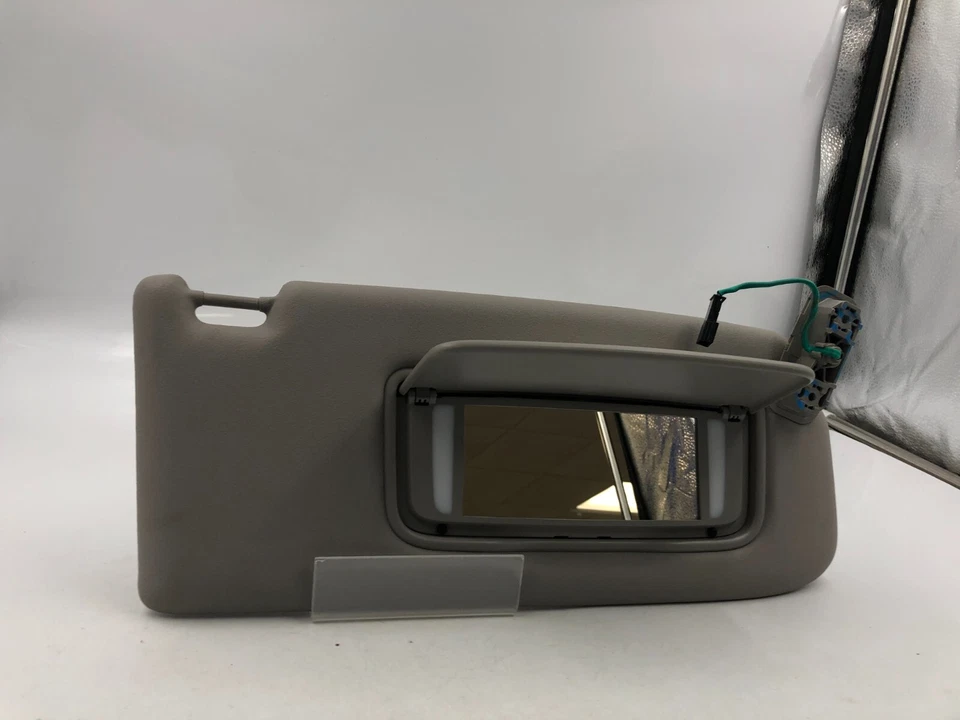 2004-2006 Volvo S40 Passenger Sun Visor Gray Illuminated OEM D01B62006 - Image 3 of 4
