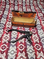 VINTAGE LYMAN 310 RELOADING TOOL HAND PRESS WITH #5 PRIMING CHAMBER RELOADING