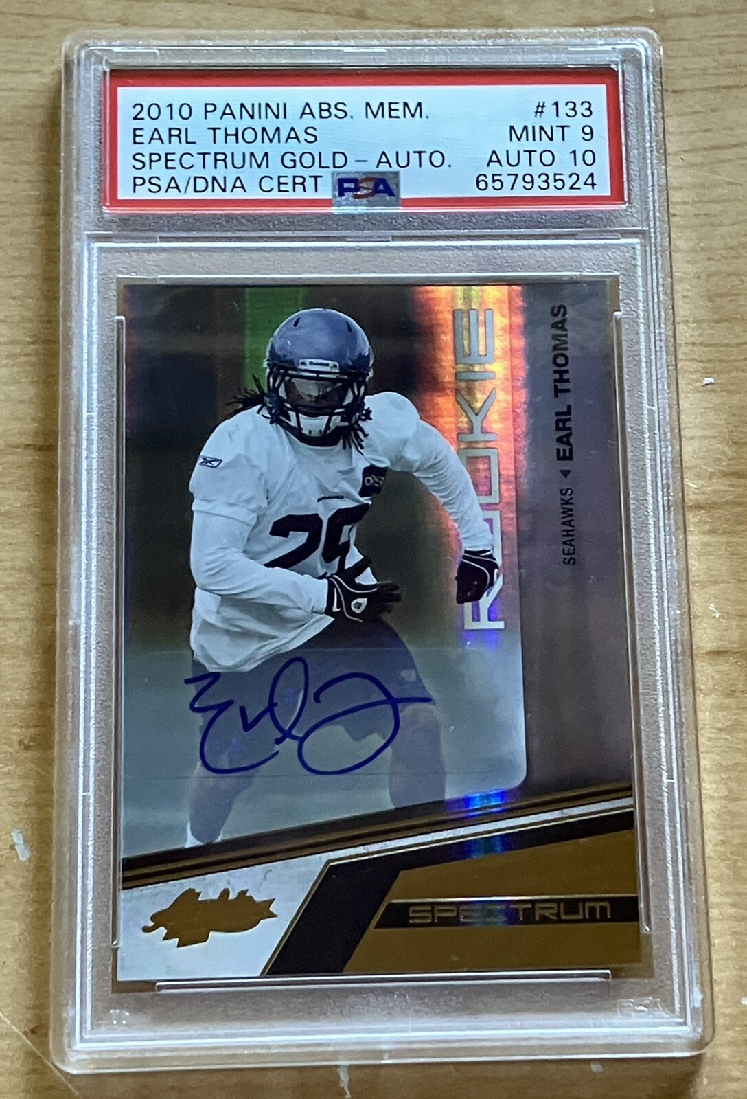 Earl Thomas Panini Absolute Memorabilia #133 Spectrum Gold-Autograph