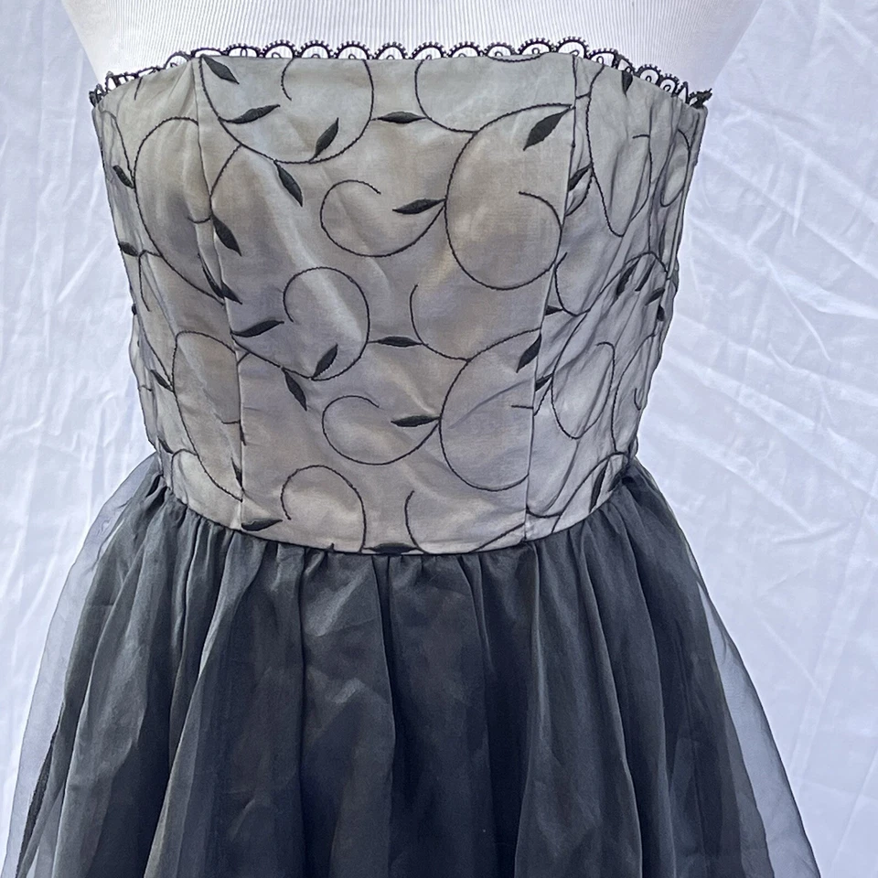 Винтажный Y2K 90-х выпускное платье/платье DE LARU Shelia Yen размер 3/4 черный вышитый тюль - Изображение 2 из 4