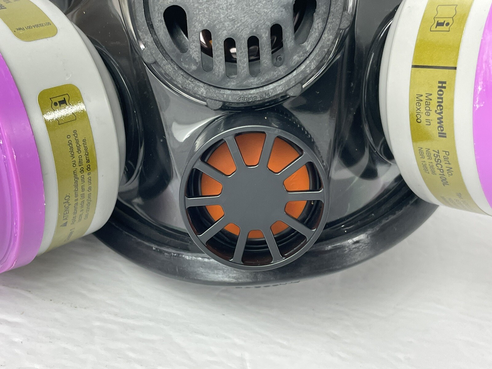 Honeywell North 76008A Series 7600 Full Facepiece Respirator, Medium