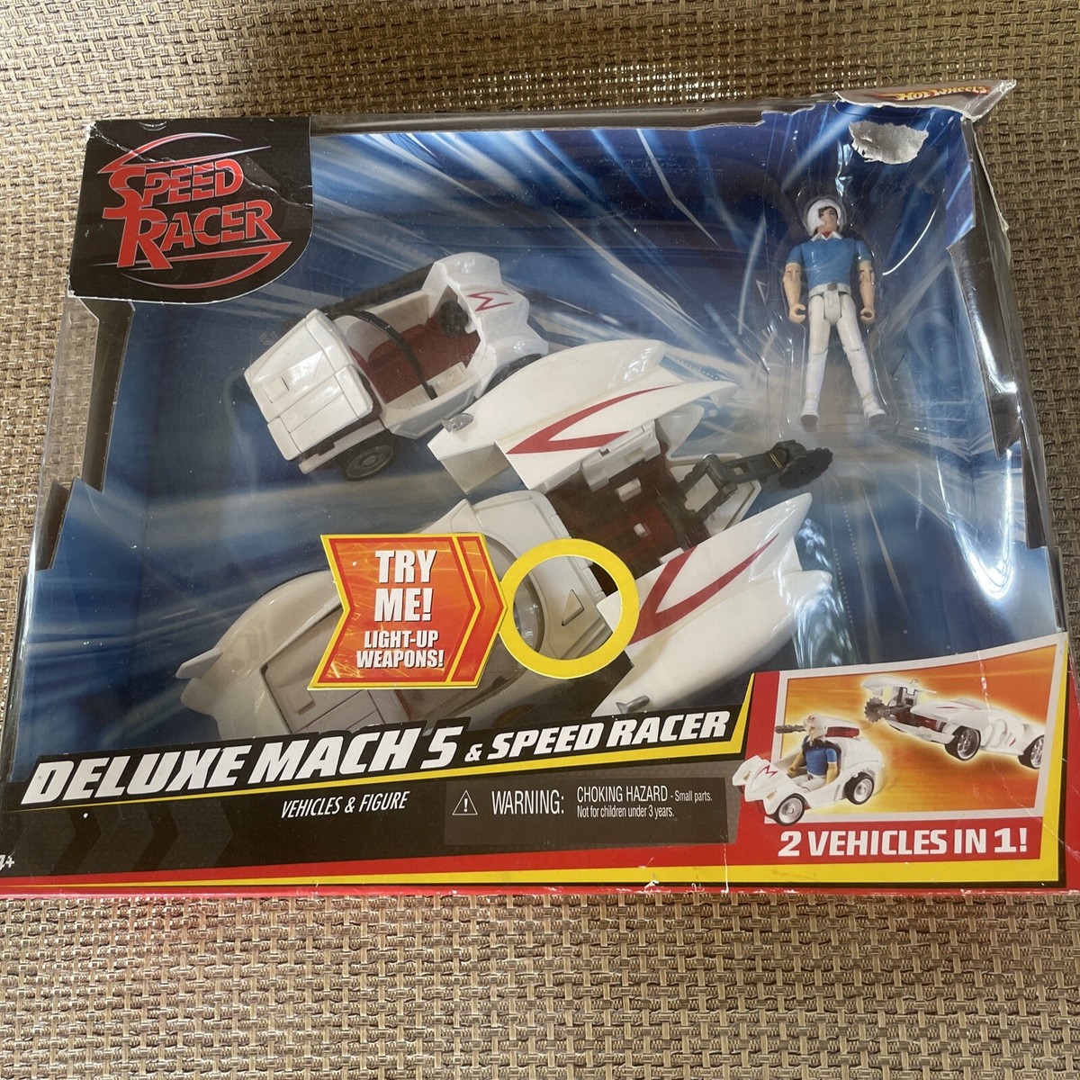 Hot Wheels Deluxe Mach 5 & Speed Racer Electronic Light-Up