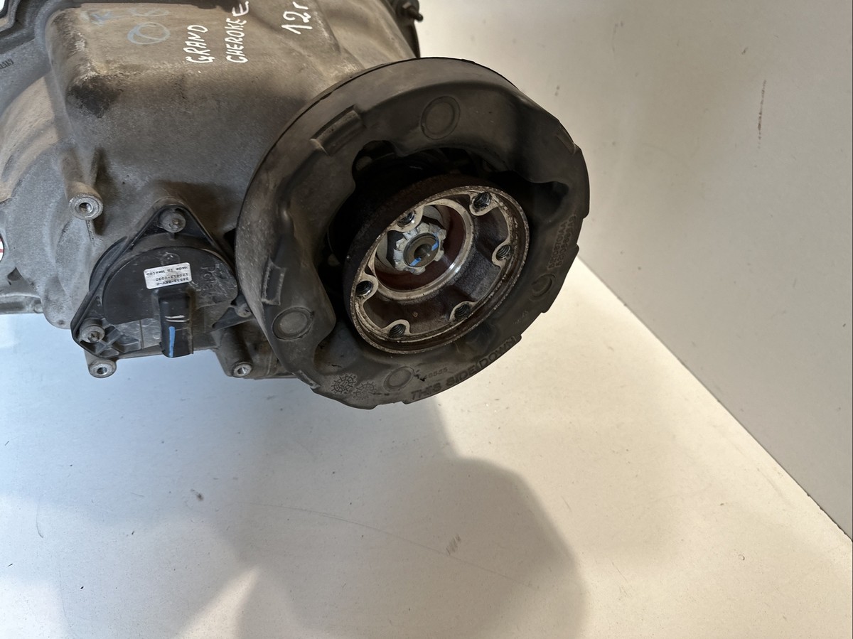 Jeep Grand Cherokee transfer box p52853665af genuine 3.0 crd 2012  