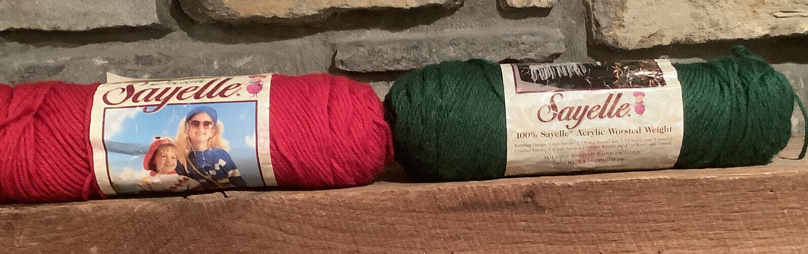 Vintage Sayelle Acrylic Worsted Weight 2 Scarlet 正規店仕入れの and Sage Dark Skeins 【オープニング