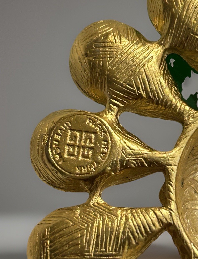 Givenchy Vintage Large Round Openwork Petal  Daisy Flower Brooch thumbnail 4