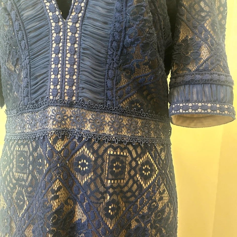 Vestido de noite formal de casamento Tadashi Shoji elegante azul marinho renda 12 - Imagem 3 de 4