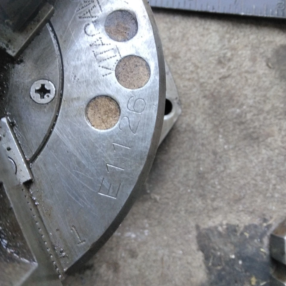 Mandril de torno hidráulico Kitagawa 3 mordazas empuñadura de 4" (X2) Foto 3 de 4